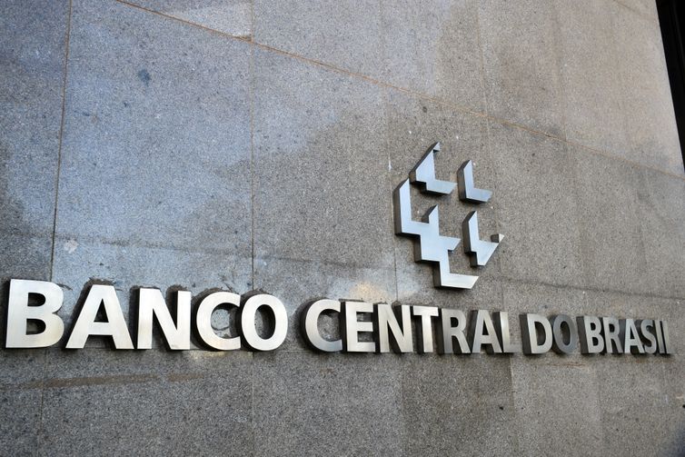 Mercado financeiro reduz previsão da inflação para 4,81%