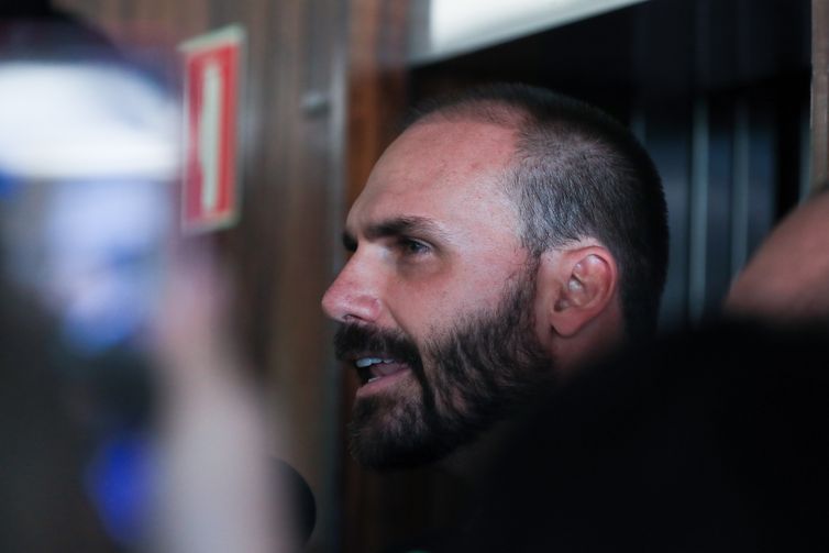 Motta nega indicação de Eduardo Bolsonaro como líder da minoria