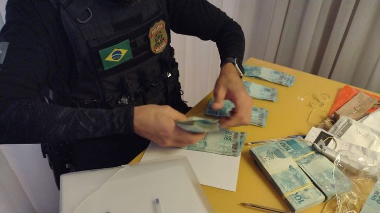 Operação desarticula em SP organização de tráfico de drogas 