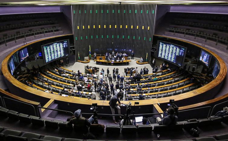 PL que isenta IR até R$ 5 mil será votado na quarta, 1º de outubro