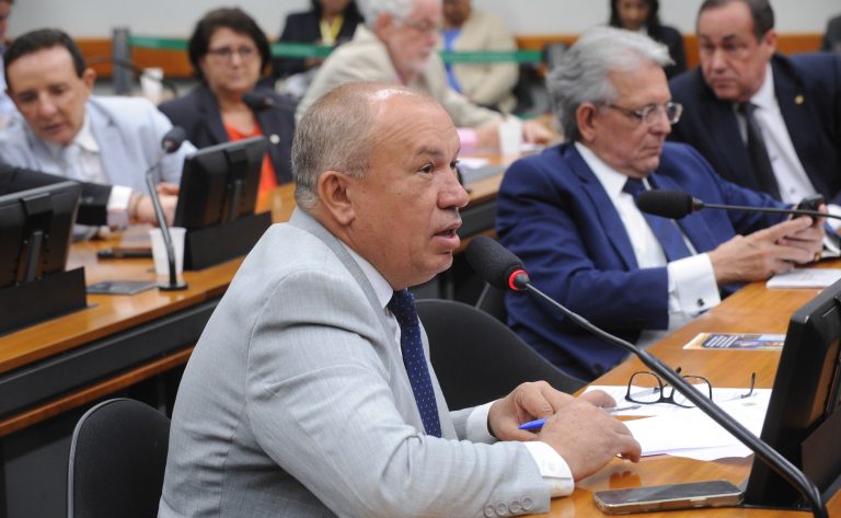 Comissão aprova indenização para comissionados do Senado exonerados sem justa causa