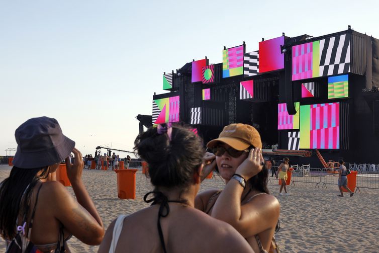 Copacabana já vive clima de expectativa para a festa da virada