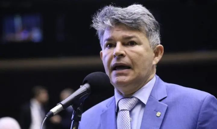 Comissão aprova exigência de receita médica para venda de antibióticos veterinários