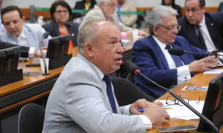 Comissão aprova indenização para comissionados do Senado exonerados sem justa causa