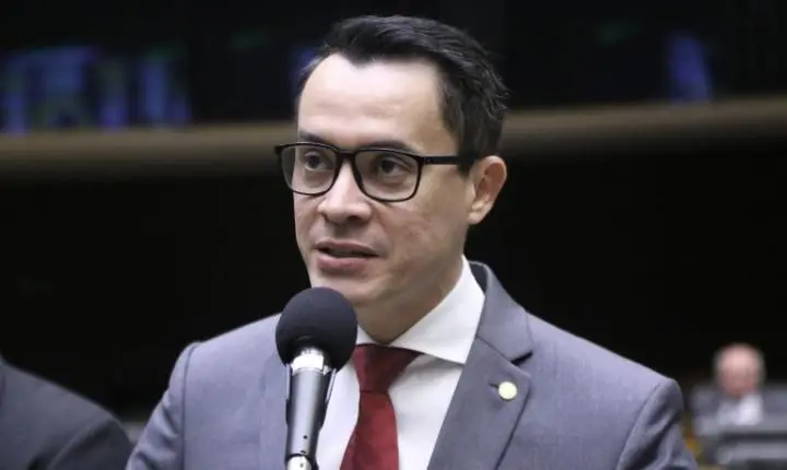 Comissão aprova projeto para aumentar segurança de pedestres com deficiência