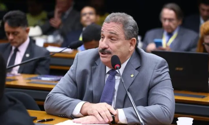 Comissão aprova projeto que pretende tornar a internet mais segura e acessível para idosos