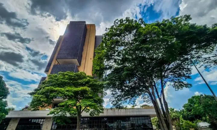 Contas externas têm saldo negativo de US$ 9,8 bilhões em setembro
