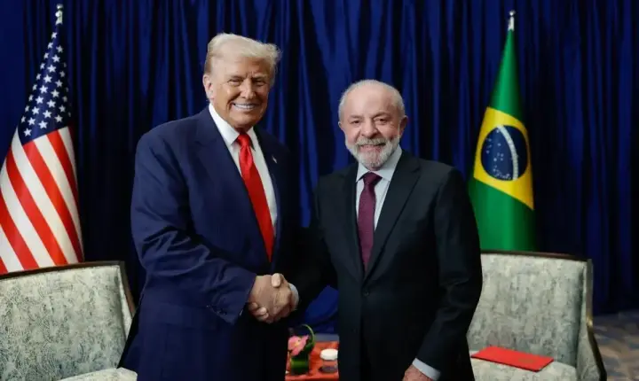 Lula e Trump têm primeira reunião presencial e discutem tarifas e sanções em encontro na Malásia