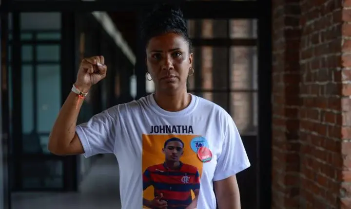 Prêmio internacional reconhece mãe de jovem morto pela polícia do Rio 